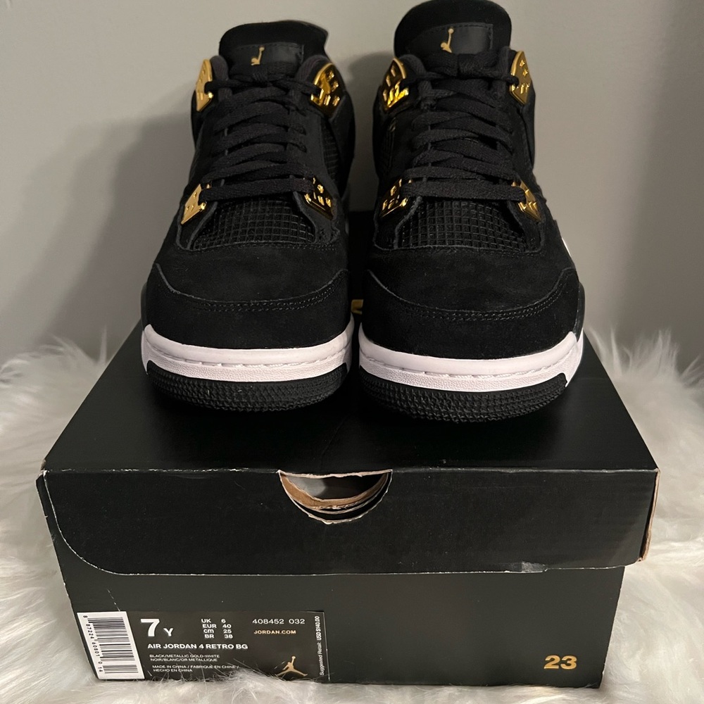Jordan 4 Retro 4’s Royalty